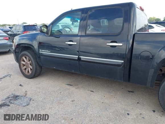 ✅ 2008 GMC Sierra Denali • VIN: 2GTEK638X81334086 • Lot: 42531560. Listed on IAAI with 248,592 mi. Free auction sales archive from the USA and detailed vehicle history report at DreamBid. Image 18.