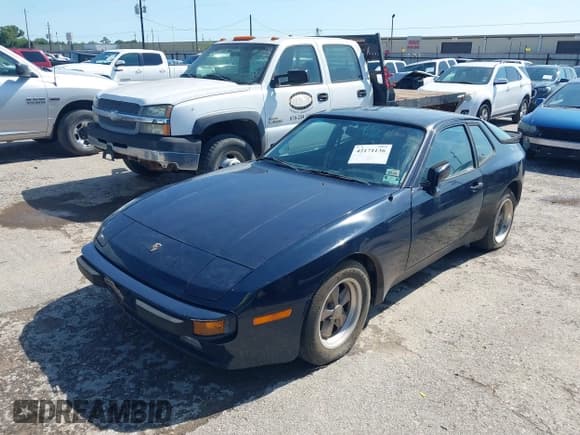✅ 1984 Porsche 944 • VIN: WP0AA0949EN457844 • Lot: 42171136. Listed on IAAI with 60,211 mi. Free auction sales archive from the USA and detailed vehicle history report at DreamBid. Image 17.