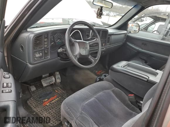 ✅ 2001 Chevrolet Silverado 2500HD LS • VIN: 1GCHK24U21Z267403 • Лот: 86206294. Опубликован ранее на Copart с пробегом 233 306 миль. Бесплатный доступ к архиву аукционных продаж из США и подробный отчёт об истории автомобиля на DreamBid. Изображение 8.