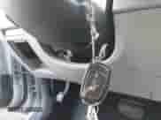 2017 Hyundai Sonata 2.4L z VIN 5NPE24AF6HH480988, wystawiony jako IAAI lot #43392884 z przebiegiem 125 833 mil mil oraz . Historia ofert i sprzedaży dostępna na DreamBid. Obrazek 11.