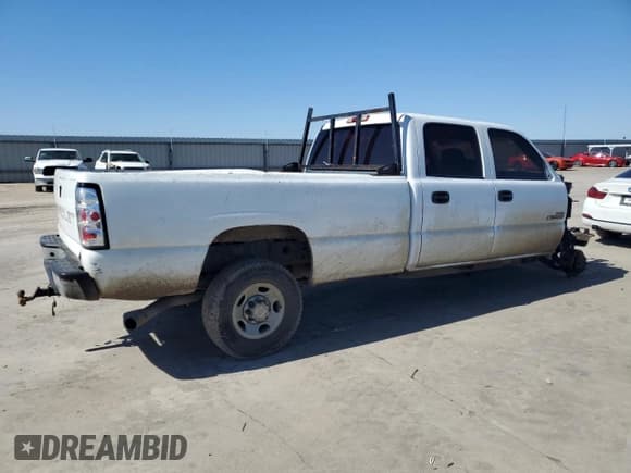 ✅ 2006 Chevrolet Silverado 2500HD LT1 • VIN: 1GCHC23D56F251980 • Лот: 46678505. Опубликован ранее на Copart с пробегом Не указан. Бесплатный доступ к архиву аукционных продаж из США и подробный отчёт об истории автомобиля на DreamBid. Изображение 3.