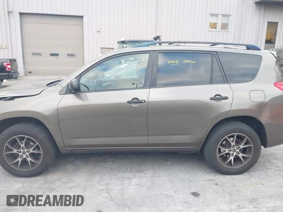 ✅ 2011 Toyota RAV4 • VIN: JTMBF4DV8B5044077 • Lot: 43549999. Wystawiony na IAAI z przebiegiem 149 778 mil. Bezpłatny archiwum sprzedaży aukcyjnych z USA i szczegółowy raport historii pojazdu na DreamBid. Zdjęcie 14.