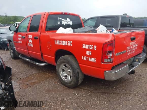 2003 Dodge 1500 ST z VIN 1D7HA18N03S112530, wystawiony jako IAAI lot #42484127 z przebiegiem 186 784 mil mil oraz . Historia ofert i sprzedaży dostępna na DreamBid. Obrazek 3.