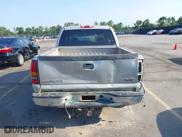 ✅ 2006 GMC Sierra 1500 SLE1 • VIN: 2GTEC13TX61231784 • Lot: 42782323. Listed on IAAI with 294,610 mi. Free auction sales archive from the USA and detailed vehicle history report at DreamBid. Image 16.