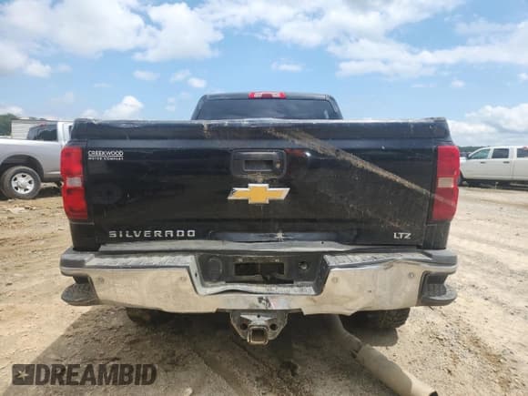 ✅ 2015 Chevrolet Silverado 2500HD LTZ • VIN: 1GC1KWE8XFF108423 • Lot: 62921895. Wystawiony na Copart z przebiegiem 270 548 mil. Bezpłatny archiwum sprzedaży aukcyjnych z USA i szczegółowy raport historii pojazdu na DreamBid. Zdjęcie 6.