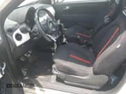 ✅ 2015 FIAT 500 Abarth • VIN: 3C3CFFFHXFT610001 • Lot: 60875435. Wystawiony na Copart z przebiegiem Nie podano. Bezpłatny archiwum sprzedaży aukcyjnych z USA i szczegółowy raport historii pojazdu na DreamBid. Zdjęcie 7.