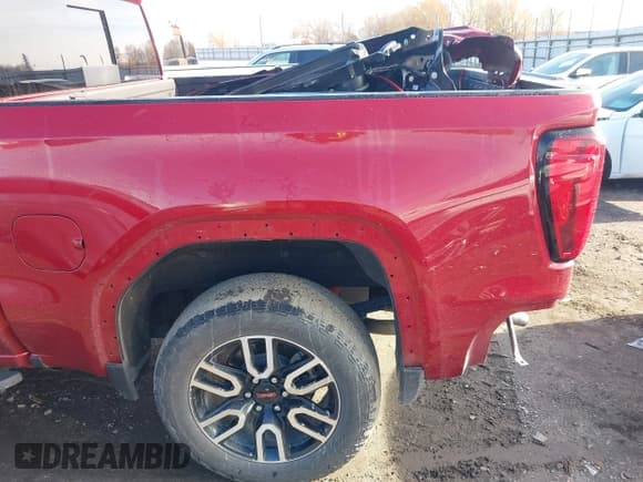 ✅ 2024 GMC Sierra 1500 AT4 • VIN: 3GTUUEEL5RG163404 • Лот: 41137809. Опубликован ранее на IAAI с пробегом 12 201 миль. Бесплатный доступ к архиву аукционных продаж из США и подробный отчёт об истории автомобиля на DreamBid. Изображение 20.