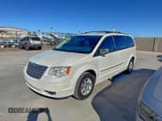 ✅ 2010 Chrysler Town & Country Touring Plus • VIN: 2A4RR8DX7AR382077 • Lot: 95217195. Wystawiony na Copart z przebiegiem 124 565 mil. Bezpłatny archiwum sprzedaży aukcyjnych z USA i szczegółowy raport historii pojazdu na DreamBid. Zdjęcie 2.