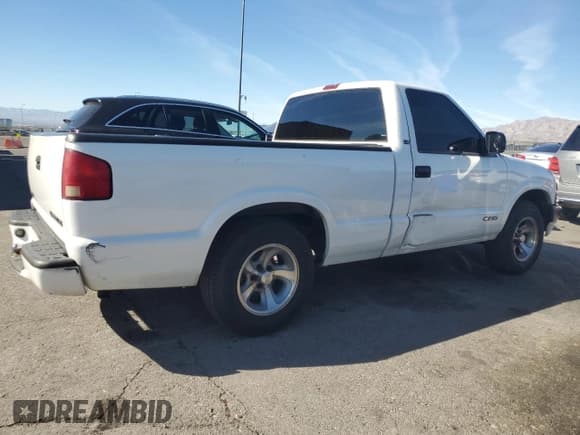 ✅ 2000 Chevrolet S-10 LS • VIN: 1GCCS1458YK249522 • Lot: 91729295. Wystawiony na Copart z przebiegiem 207 871 mil. Bezpłatny archiwum sprzedaży aukcyjnych z USA i szczegółowy raport historii pojazdu na DreamBid. Zdjęcie 3.