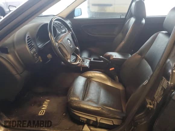 1997 BMW 3 Series z VIN WBACD3325VAV21116, wystawiony jako Copart lot #82164394 z przebiegiem 172 704 mil mil oraz Czysty tytuł • Clean title. Historia ofert i sprzedaży dostępna na DreamBid. Obrazek 7.