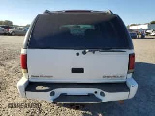 2000 Chevrolet Blazer LT z VIN 1GNDT13WXY2236550, wystawiony jako Copart lot #77170574 z przebiegiem 221 994 mil mil oraz Szkoda całkowita • Salvage title. Historia ofert i sprzedaży dostępna na DreamBid. Obrazek 6.