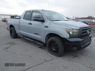 ✅ 2013 Toyota Tundra • VIN: 5TFRM5F11DX055787 • Lot: 43747417. Wystawiony na IAAI z przebiegiem 177 901 mil. Bezpłatny archiwum sprzedaży aukcyjnych z USA i szczegółowy raport historii pojazdu na DreamBid. Zdjęcie 1.