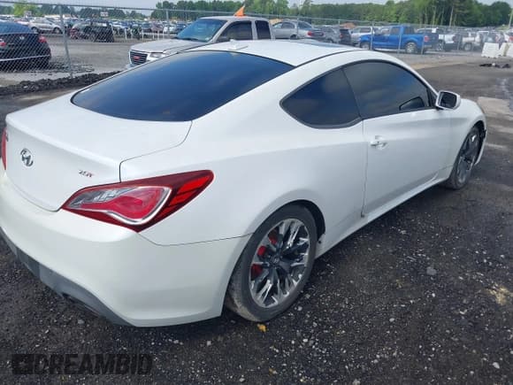✅ 2013 Hyundai Genesis Coupe Premium • VIN: KMHHT6KD4DU097582 • Lot: 42276696. Wystawiony na IAAI z przebiegiem 114 934 mil. Bezpłatny archiwum sprzedaży aukcyjnych z USA i szczegółowy raport historii pojazdu na DreamBid. Zdjęcie 4.