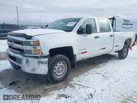 ✅ 2015 Chevrolet Silverado 2500HD Work Truck • VIN: 1GC1KUEG6FF141981 • Лот: 41480387. Опубликован ранее на IAAI с пробегом 267 557 миль. Бесплатный доступ к архиву аукционных продаж из США и подробный отчёт об истории автомобиля на DreamBid. Изображение 2.