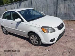 ✅ 2011 Kia Rio LX • VIN: KNADH4A3XB6873035 • Lot: 42739155. Wystawiony na IAAI z przebiegiem 162 706 mil. Bezpłatny archiwum sprzedaży aukcyjnych z USA i szczegółowy raport historii pojazdu na DreamBid. Zdjęcie 1.