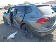 ✅ 2024 Volkswagen Tiguan SE R-Line Black • VIN: 3VVCB7AX5RM210391 • Lot: 43235811. Wystawiony na IAAI z przebiegiem 7 922 mil. Bezpłatny archiwum sprzedaży aukcyjnych z USA i szczegółowy raport historii pojazdu na DreamBid. Zdjęcie 3.