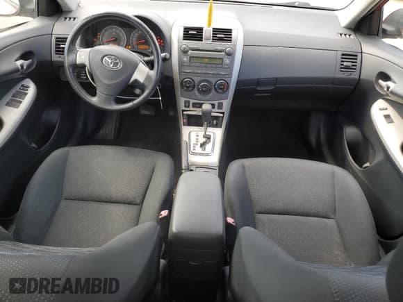 ✅ 2010 Toyota Corolla XLE • VIN: 1NXBU4EE8AZ218041 • Лот: 71537245. Опубликован ранее на Copart с пробегом 116 622 миль. Бесплатный доступ к архиву аукционных продаж из США и подробный отчёт об истории автомобиля на DreamBid. Изображение 8.