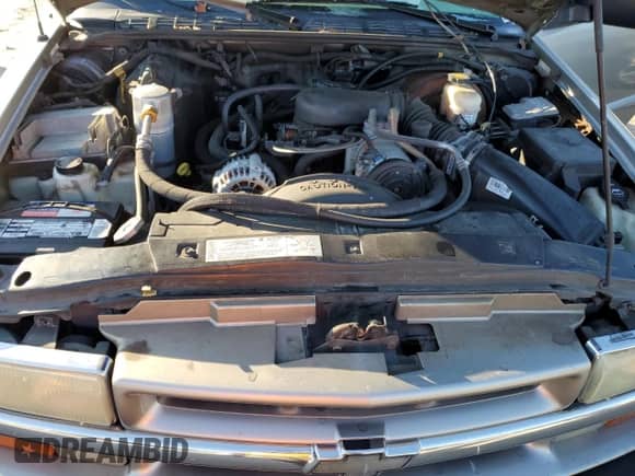 2004 Chevrolet Blazer LS with VIN 1GNCT18X94K116116, listed as a Copart auction lot 42378015 with 112,272 mi miles and Clean title. Bid and sale history available at DreamBid. Image 11.