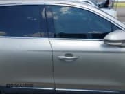 ✅ 2017 Lincoln MKX Select • VIN: 2LMPJ6KRXHBL25565 • Lot: 42657292. Listed on IAAI with 75,003 mi. Free auction sales archive from the USA and detailed vehicle history report at DreamBid. Image 13.