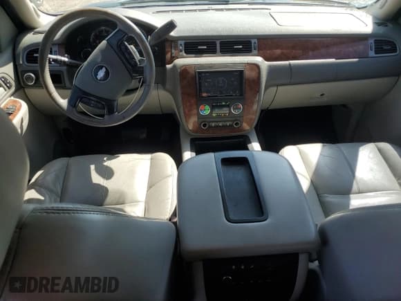 ✅ 2008 Chevrolet Suburban 3LT • VIN: 3GNFC16078G117815 • Лот: 91306655. Опубликован ранее на Copart с пробегом 190 258 миль. Бесплатный доступ к архиву аукционных продаж из США и подробный отчёт об истории автомобиля на DreamBid. Изображение 8.