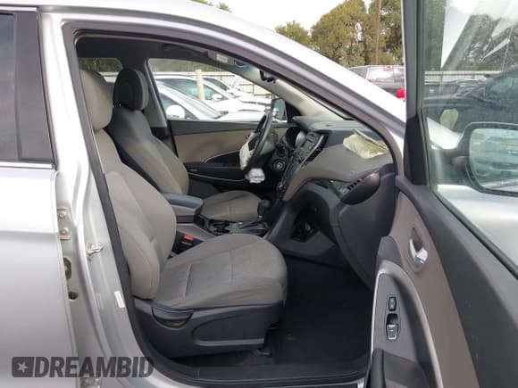 ✅ 2014 Hyundai Santa Fe • VIN: 5XYZT3LB1EG162718 • Лот: 43236826. Опубликован ранее на IAAI с пробегом 197 087 миль. Бесплатный доступ к архиву аукционных продаж из США и подробный отчёт об истории автомобиля на DreamBid. Изображение 5.