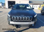 ✅ 2016 Jeep Cherokee Latitude • VIN: 1C4PJMCS3GW294422 • Lot: 43475200. Wystawiony na IAAI z przebiegiem 65 114 mil. Bezpłatny archiwum sprzedaży aukcyjnych z USA i szczegółowy raport historii pojazdu na DreamBid. Zdjęcie 12.