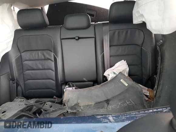 ✅ 2018 Volkswagen Tiguan SEL Premium • VIN: 3VV4B7AX8JM057790 • Lot: 85756355. Wystawiony na Copart z przebiegiem Nie podano. Bezpłatny archiwum sprzedaży aukcyjnych z USA i szczegółowy raport historii pojazdu na DreamBid. Zdjęcie 10.