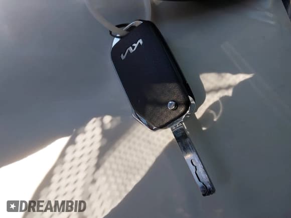 ✅ 2023 Kia Forte LXS • VIN: 3KPF24AD9PE652758 • Lot: 41818079. Wystawiony na IAAI z przebiegiem 57 120 mil. Bezpłatny archiwum sprzedaży aukcyjnych z USA i szczegółowy raport historii pojazdu na DreamBid. Zdjęcie 11.