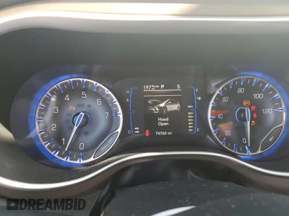 ✅ 2018 Chrysler Pacifica Touring • VIN: 2C4RC1DG7JR129968 • Лот: 70912705. Опубликован ранее на Copart с пробегом 74 760 миль. Бесплатный доступ к архиву аукционных продаж из США и подробный отчёт об истории автомобиля на DreamBid. Изображение 9.