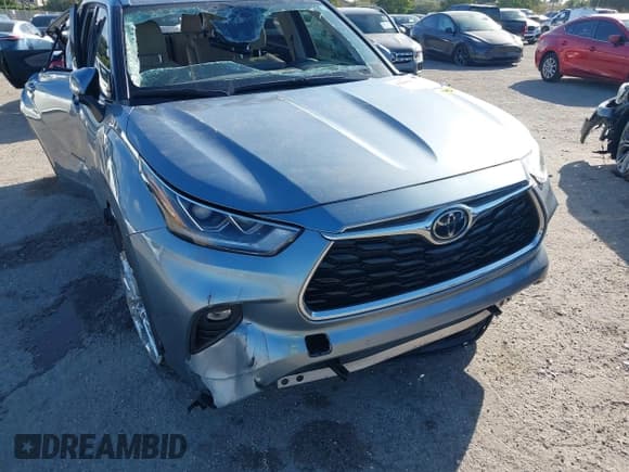 ✅ 2023 Toyota Highlander L • VIN: 5TDKDRAH5PS014778 • Lot: 41081620. Listed on IAAI with 49,047 mi. Free auction sales archive from the USA and detailed vehicle history report at DreamBid. Image 18.