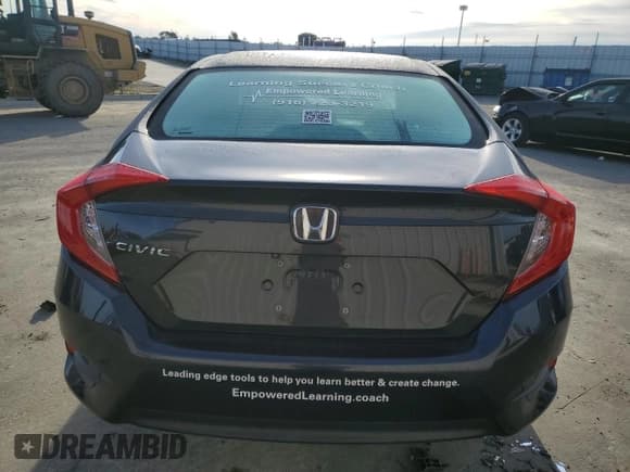 ✅ 2017 Honda Civic LX • VIN: 19XFC2F5XHE219082 • Lot: 92332275. Wystawiony na Copart z przebiegiem 78 440 mil. Bezpłatny archiwum sprzedaży aukcyjnych z USA i szczegółowy raport historii pojazdu na DreamBid. Zdjęcie 6.