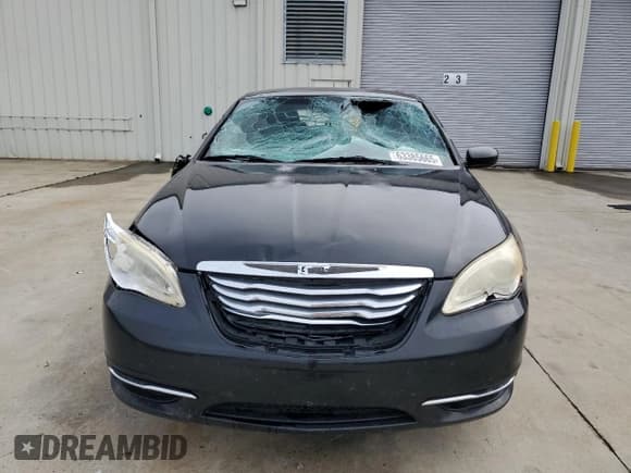 ✅ 2011 Chrysler 200 LX • VIN: 1C3BC4FB4BN521314 • Lot: 63385665. Listed on Copart with 252,521 mi. Free auction sales archive from the USA and detailed vehicle history report at DreamBid. Image 5.