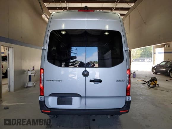✅ 2022 Mercedes-Benz Sprinter • VIN: W1Z4EFHY1NP511755 • Лот: 66149835. Опубликован ранее на Copart с пробегом 15 139 миль. Бесплатный доступ к архиву аукционных продаж из США и подробный отчёт об истории автомобиля на DreamBid. Изображение 6.