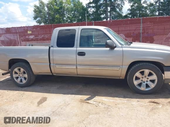 2003 Chevrolet Silverado 1500 LS с VIN 2GCEC19X331342392, выставлен на аукционе IAAI как лот 43055435 с пробегом 227 326 миль миль и . История ставок и продаж доступна на DreamBid. Изображение 14.