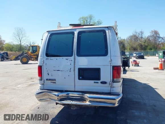 ✅ 2013 Ford Econoline Cargo Commercial • VIN: 1FTNS2EL2DDA60813 • Lot: 42030005. Wystawiony na IAAI z przebiegiem 216 536 mil. Bezpłatny archiwum sprzedaży aukcyjnych z USA i szczegółowy raport historii pojazdu na DreamBid. Zdjęcie 17.