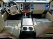 ✅ 2008 Ford Expedition Eddie Bauer • VIN: 1FMFU17528LA85533 • Лот: 70430725. Опубликован ранее на Copart с пробегом 196 300 миль. Бесплатный доступ к архиву аукционных продаж из США и подробный отчёт об истории автомобиля на DreamBid. Изображение 8.