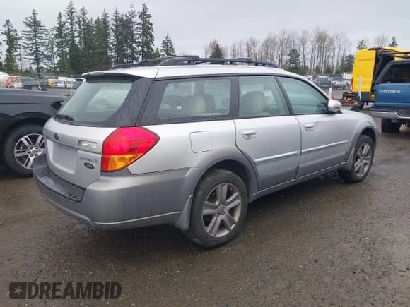 ✅ 2006 Subaru Legacy Outback L.L. Bean • VIN: 4S4BP86C764317615 • Lot: 41862590. Listed on IAAI with 142,068 mi. Free auction sales archive from the USA and detailed vehicle history report at DreamBid. Image 4.