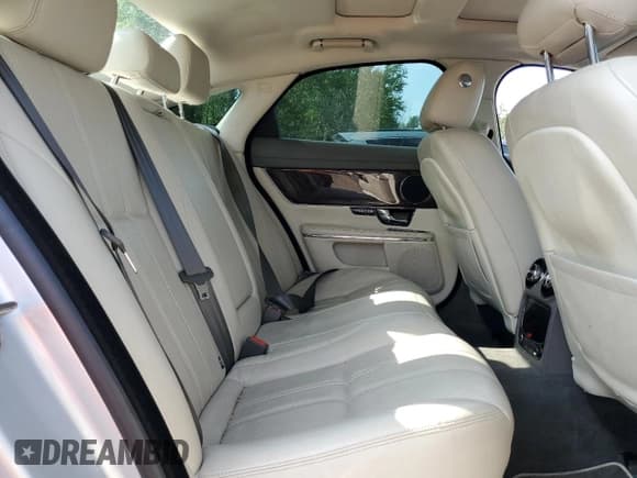 ✅ 2011 Jaguar XJ • VIN: SAJXA1CB8BLV02787 • Лот: 63916515. Опубликован ранее на Copart с пробегом 95 083 миль. Бесплатный доступ к архиву аукционных продаж из США и подробный отчёт об истории автомобиля на DreamBid. Изображение 10.