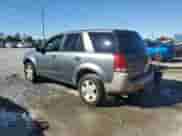 2005 Saturn VUE z VIN 5GZCZ53435S850407, wystawiony jako Copart lot #81821284 z przebiegiem 118 621 mil mil oraz Szkoda całkowita • Salvage title. Historia ofert i sprzedaży dostępna na DreamBid. Obrazek 2.
