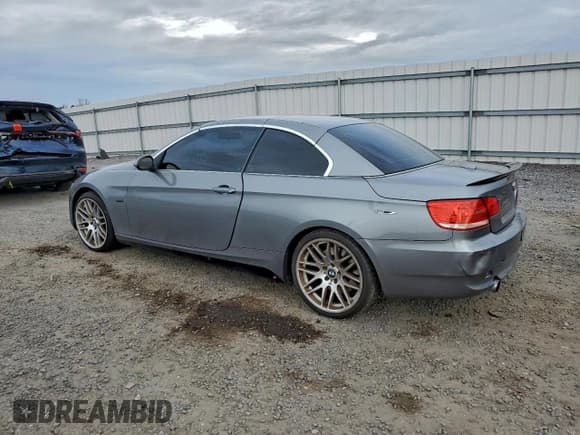 ✅ 2007 BMW 3 Series 335i • VIN: WBAWL73567PX48381 • Lot: 93884575. Listed on Copart with 118,059 mi. Free auction sales archive from the USA and detailed vehicle history report at DreamBid. Image 2.