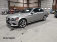✅ 2019 Mercedes-Benz C 300 • VIN: 55SWF8EB6KU321044 • Lot: 41797210. Wystawiony na IAAI z przebiegiem 61 721 mil. Bezpłatny archiwum sprzedaży aukcyjnych z USA i szczegółowy raport historii pojazdu na DreamBid. Zdjęcie 2.