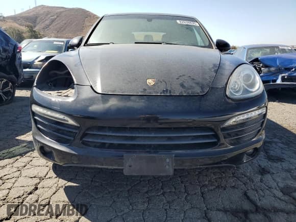 ✅ 2012 Porsche Cayenne • VIN: WP1AA2A26CLA04813 • Lot: 82638835. Wystawiony na Copart z przebiegiem 75 910 mil. Bezpłatny archiwum sprzedaży aukcyjnych z USA i szczegółowy raport historii pojazdu na DreamBid. Zdjęcie 5.