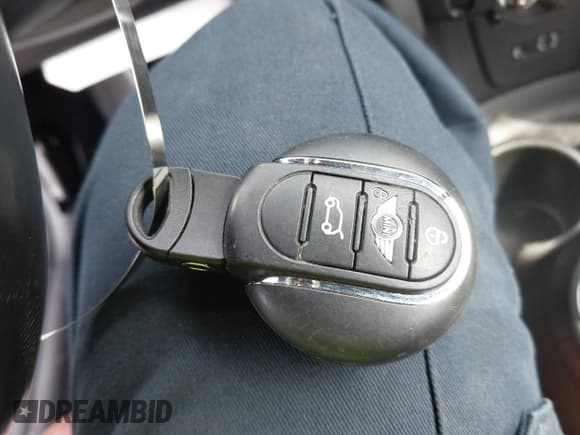 ✅ 2016 MINI Convertible • VIN: WMWWG5C53G3C19327 • Лот: 42030590. Опубликован ранее на IAAI с пробегом 33 898 миль. Бесплатный доступ к архиву аукционных продаж из США и подробный отчёт об истории автомобиля на DreamBid. Изображение 11.