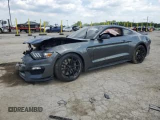 ✅ 2016 Ford Mustang Shelby GT350 • VIN: 1FA6P8JZ1G5520339 • Лот: 63165415. Опубликован ранее на Copart с пробегом Не указан. Бесплатный доступ к архиву аукционных продаж из США и подробный отчёт об истории автомобиля на DreamBid. Изображение 1.