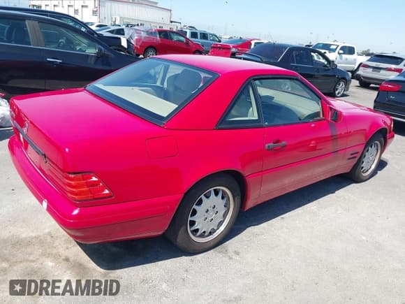 ✅ 1998 Mercedes-Benz SL 500 • VIN: WDBFA67F5WF162862 • Lot: 42391819. Wystawiony na IAAI z przebiegiem 158 411 mil. Bezpłatny archiwum sprzedaży aukcyjnych z USA i szczegółowy raport historii pojazdu na DreamBid. Zdjęcie 4.