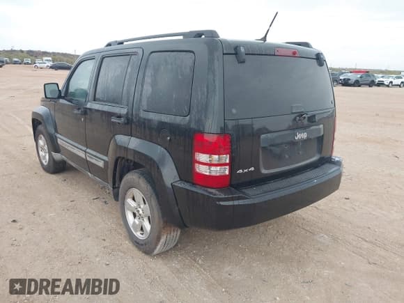 ✅ 2012 Jeep Liberty Sport Latitude • VIN: 1C4PJMAK5CW117321 • Lot: 43728472. Wystawiony na IAAI z przebiegiem 137 200 mil. Bezpłatny archiwum sprzedaży aukcyjnych z USA i szczegółowy raport historii pojazdu na DreamBid. Zdjęcie 3.