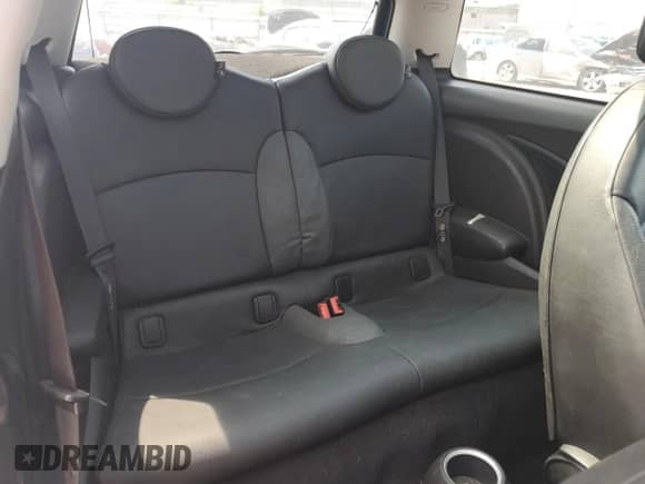 2007 MINI Hardtop S with VIN WMWMF73547TT84449, listed as a Copart auction lot 60490995 with 157,602 mi miles and Salvage title. Bid and sale history available at DreamBid. Image 10.