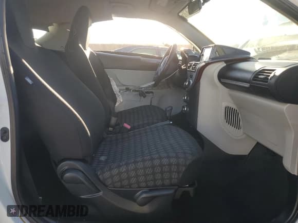 ✅ 2014 Scion iQ • VIN: JTNJJXB01EJ026837 • Lot: 43596385. Wystawiony na Copart z przebiegiem 52 826 mil. Bezpłatny archiwum sprzedaży aukcyjnych z USA i szczegółowy raport historii pojazdu na DreamBid. Zdjęcie 7.