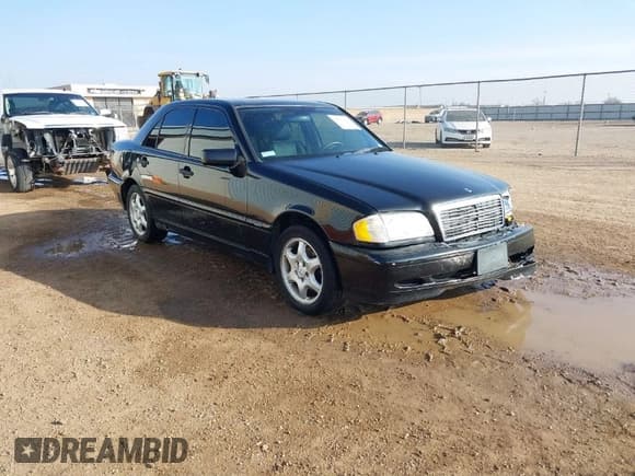 ✅ 2000 Mercedes-Benz C 230 Kompressor • VIN: WDBHA24G4YA838524 • Lot: 41582117. Wystawiony na IAAI z przebiegiem Nie podano. Bezpłatny archiwum sprzedaży aukcyjnych z USA i szczegółowy raport historii pojazdu na DreamBid. Zdjęcie 1.
