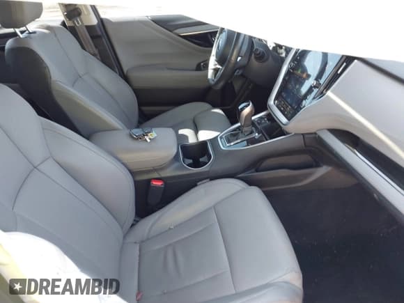 ✅ 2023 Subaru Legacy Limited • VIN: 4S3BWAN63P3002621 • Lot: 41774492. Wystawiony na IAAI z przebiegiem 18 476 mil. Bezpłatny archiwum sprzedaży aukcyjnych z USA i szczegółowy raport historii pojazdu na DreamBid. Zdjęcie 5.